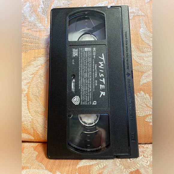 🌪️ Vintage Twister 1996 Warner Home Video Cassette VHS 🌪️ - Picture 5 of 5